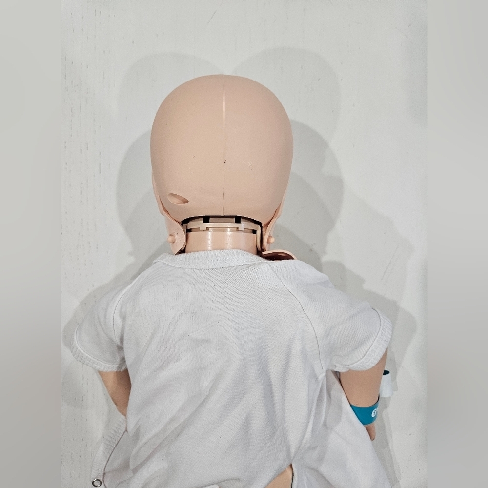 Resusci Baby QCPR by Laerdal Medical. Excellent Used Condition Manikin CPR - Picture 9 of 16